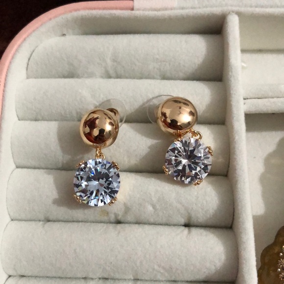 Golden danglers